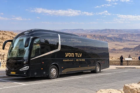 הדמיית אוטובוס מסע TLV באזור מצפה רמון