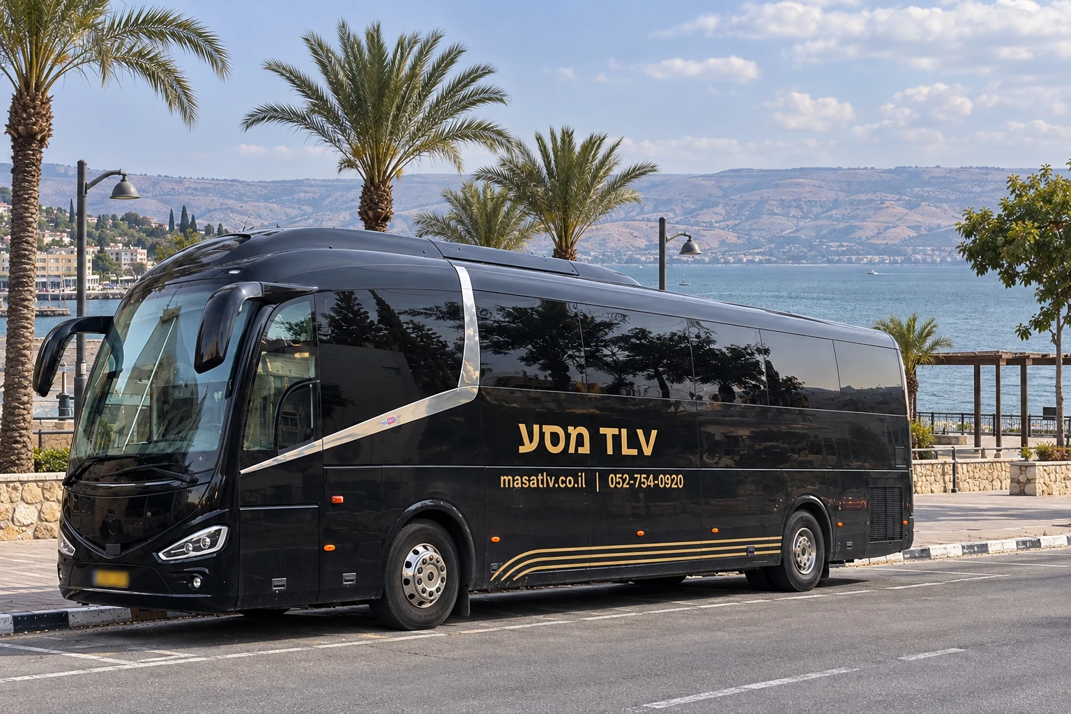 הדמיית אוטובוס מסע TLV שחור באזור טבריה והכנרת